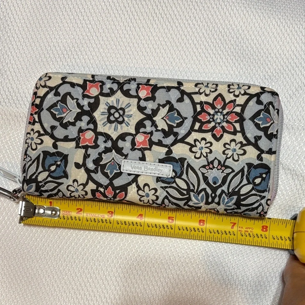 Vera Bradley Black and Gray Floral Wristlet - Picture 9 of 11